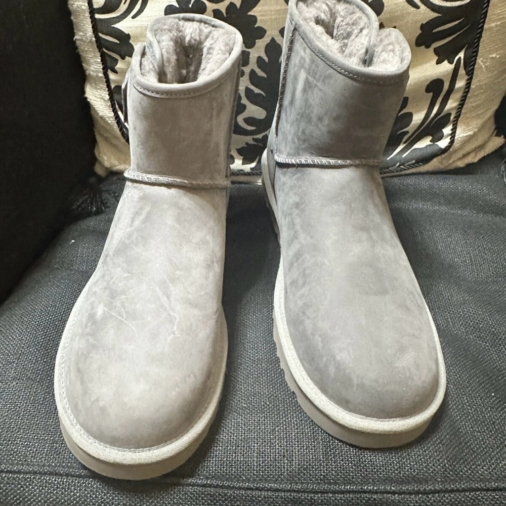 New! UGG Beni 1014860 Grey Leather Mouton Boots Men's Size 10